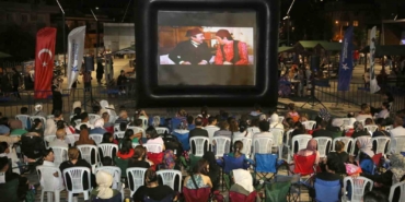 Küçükçekmece’de açık hava sinema günlerine yoğun ilgi