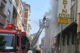 Küçükçekmece’de ayakkabı imalathanesinde yangın çıktı
