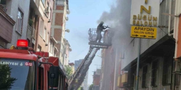 Küçükçekmece’de ayakkabı imalathanesinde yangın çıktı
