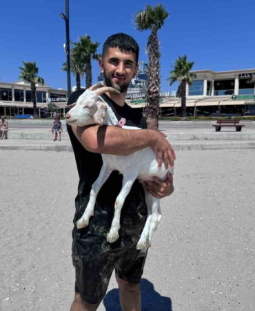 Kurban Bayramı’ndan bu yana baktığı keçiyi evcilleştirdi
