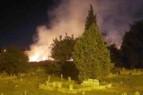 Lüleburgaz’da mezarlıkta çıkan yangın söndürüldü