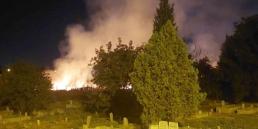 Lüleburgaz’da mezarlıkta çıkan yangın söndürüldü