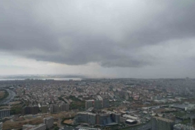 Mega kentin semalarını yağmur butları böyle geldi