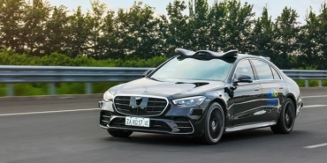Mercedes-Benz, Pekin’de Seviye 4 otomatik sürüş testi için onay aldı