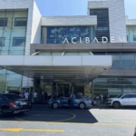 Merdivenlerden düşen gazeteci Reha Muhtar hastaneye kaldırıldı