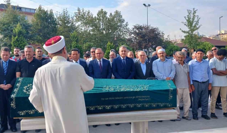 Metrobüs kazasında hayatını kaybeden Ferhat Uçar son yolculuğuna uğurlandı