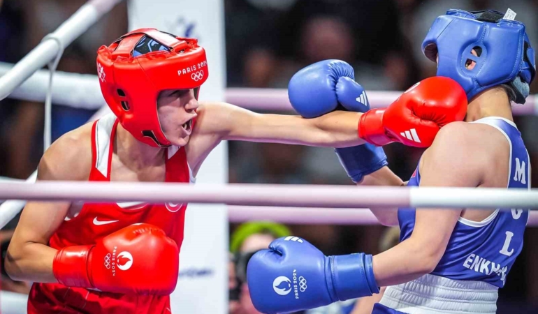 Milli boksör Hatice Akbaş, Paris Olimpiyatları’nda yarı finalde