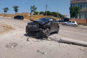 Motosikletle çarpışan Togg kullanılmaz hale geldi