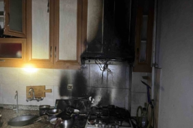 Mutfakta çıkan yangın panik yarattı