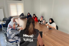 Narkotik polisleri vatandaşları bilgilendirdi