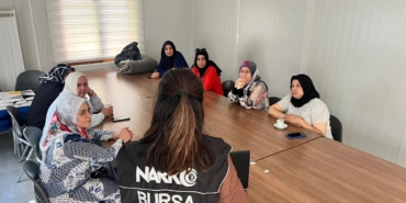 Narkotik polisleri vatandaşları bilgilendirdi