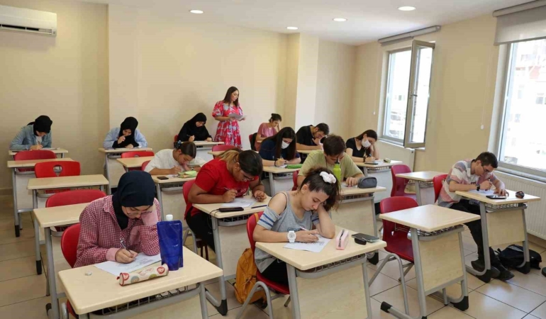 Öğrenciler “Deneme Kulübü” ile TYT ve AYT’ye prova yaparak hazırlanacak