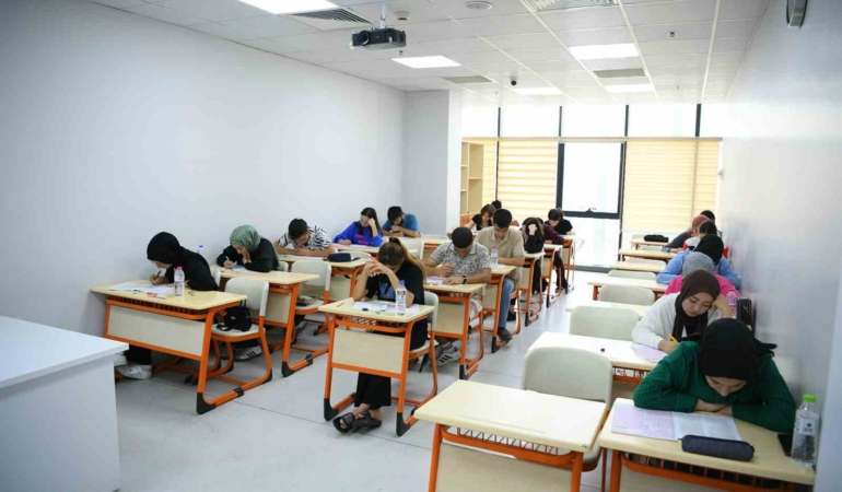 Öğrencilere seviye belirleme sınavı yapıldı