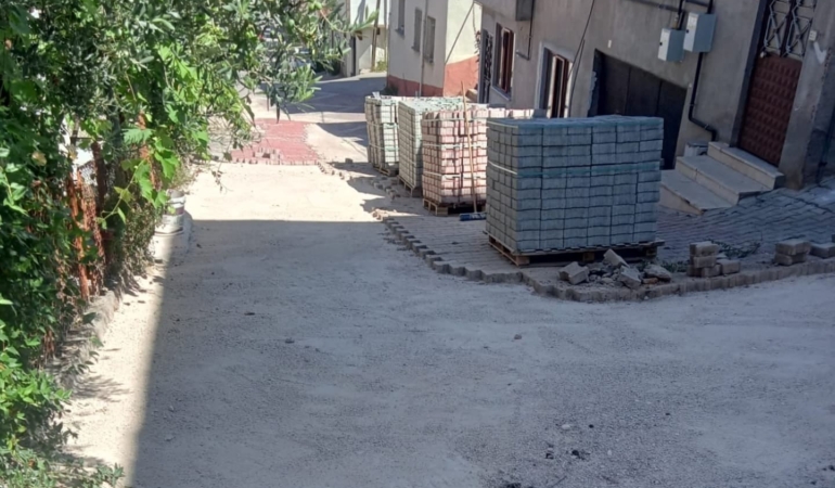 Osmaneli’nde yol bakım ve onarım çalışmaları devam ediyor