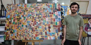 Otizmli üniversite öğrencisi Hamza, yaz tatilini resim yaparak geçirdi