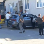 Otobüse çarpmamak için eve daldı