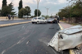 Otomobil, çöp konteynerine çarparak takla attı: 1 yaralı