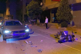 Otomobil ile motosiklet kafa kafaya çarpıştı: 1 yaralı
