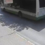 (Özel) Acemi sürücü dükkana böyle daldı, işyeri sahibi isyan etti