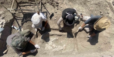 (Özel) Apollon Smintheus Tapınağı’nda 1700 yıllık mezar bulundu