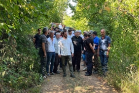 (Özel) Uludağ’ın eteğinde suyun kaynağında susuz kalan köylüler, eylem yaptı boruları kesti