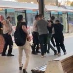 Pendik Marmaray’da 2 grup arasındaki kavga kamerada