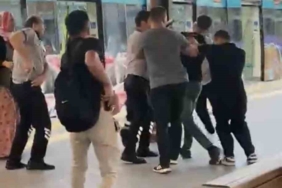 Pendik Marmaray’da 2 grup arasındaki kavga kamerada
