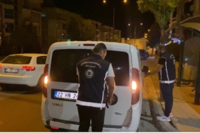 Polis çevirmesini görünce geri geri kaçtılar