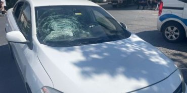 Polis otosu ile otomobil çapıştı: 2 yaralı