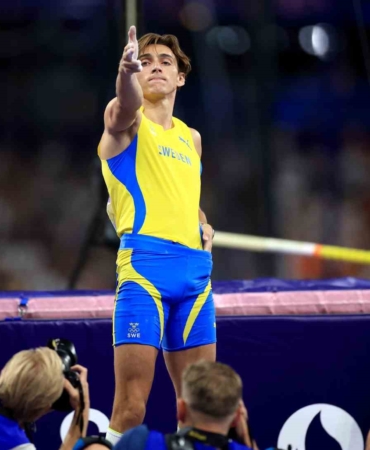 Rekorlar kıran Armand Duplantis’ten, Yusuf Dikeç pozu