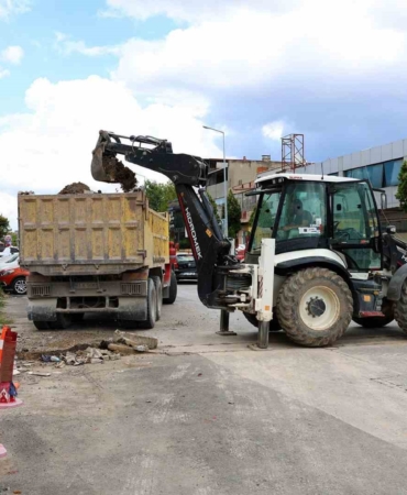 Sakarya Büyükşehir o caddeyi baştan aşağı yeniliyor