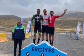 Sakarya Büyükşehir’in yıldızları her gün yeni bir başarıya pedal çeviriyor