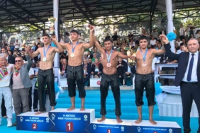 Sakarya Büyükşehirli güreşçi Balıkesir’de adını tarihe yazdı