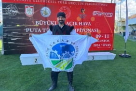 Sakarya Büyükşehirli sporcu okçulukta Türkiye üçüncüsü oldu