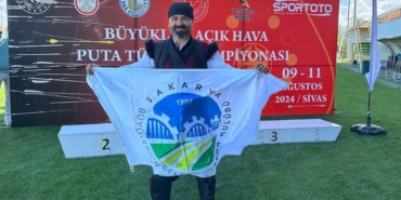 Sakarya Büyükşehirli sporcu okçulukta Türkiye üçüncüsü oldu