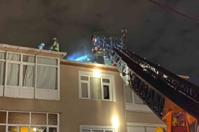 Sarıyer’de 4 katlı binanın çatısında yangın