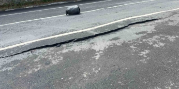 Sarıyer’de yolda çökme meydana geldi