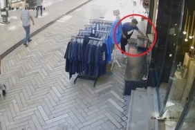 Şaşırtan hırsızlık: Dükkanın önündeki sigara paketini böyle çaldı
