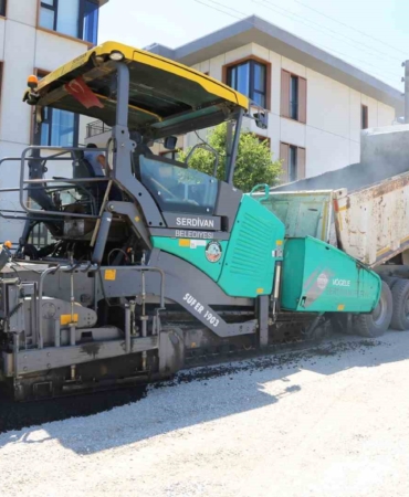 Serdivan’da asfalt çalışmaları sürüyor