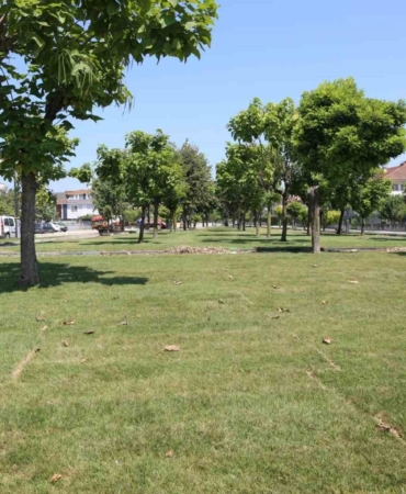 Serdivan’da parklar ve spor alanları yenileniyor