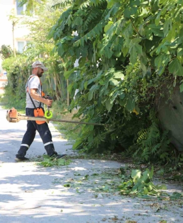 Serdivan’da yaz bakımı devam ediyor