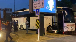 Şişli’de şehirlerarası otobüs seyir halindeyken alev aldı