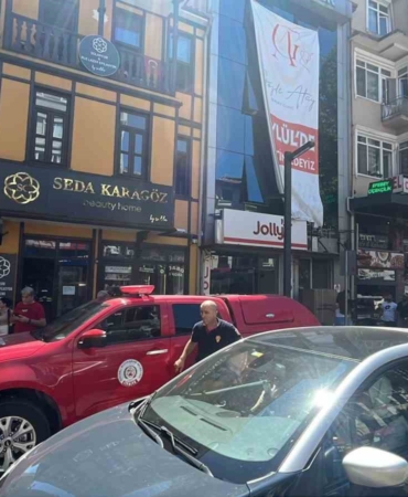 Solaryum cihazının kablosunda çıkan yangın korkuttu