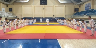 Sporcular ustalık derecelerini yükseltmek için eğitime başladı