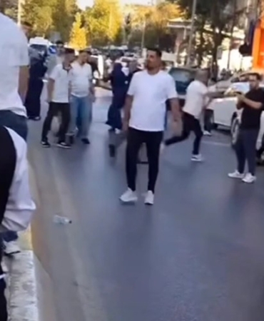 Sultanbeyli’de düğün konvoyundaki iki grup arasındaki kavga kamerada