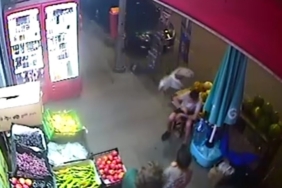 Sultangazi’de boğazında yemek kalan martı adeta yardım istedi