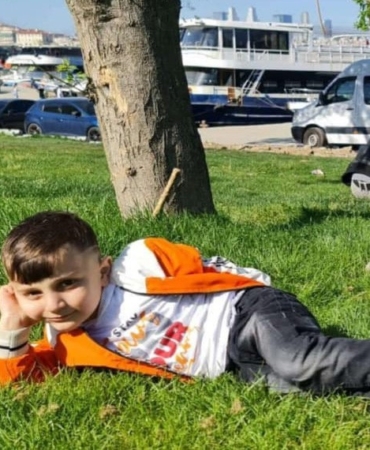 Sultangazi’de feci kaza: Otomobilin altında kalan çocuk hayatını kaybetti