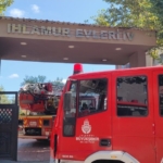 Sultangazi’de lüks sitede yangın çıktı: Alevlerin yükseldiği evde 1 kişi mahsur kaldı