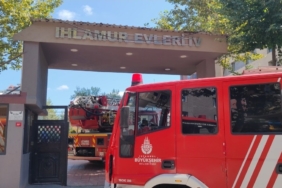 Sultangazi’de lüks sitede yangın çıktı: Alevlerin yükseldiği evde 1 kişi mahsur kaldı