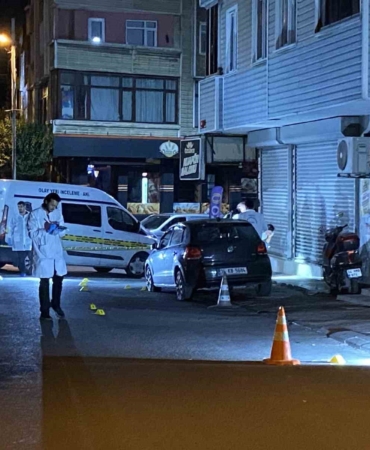 Sultangazi’de olaylı gece: Kuaföre silah ve patlayıcı maddeyle saldırdılar